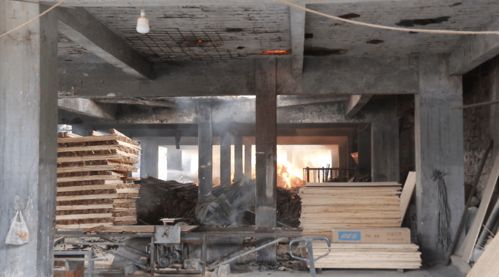 隆林木材加工廠突發火災，消防部門緊急撲救化險為夷